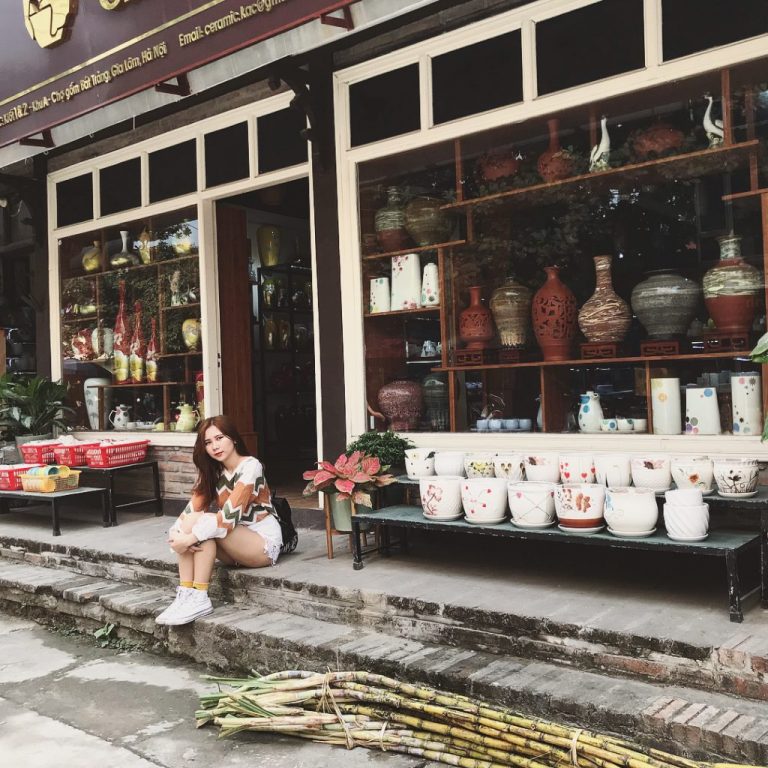 Choáng ngợp trước quy mô rộng lớn của chợ gốm sứ Bát Tràng tại Hà Nội